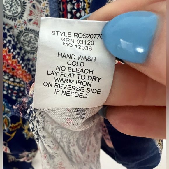 Fig and Flower Wrap Top - Size Medium - Picture 4 of 9